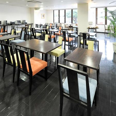 สไมล์โฮเต็ล โอกินาวานาฮะ Hotel ภายนอก รูปภาพ