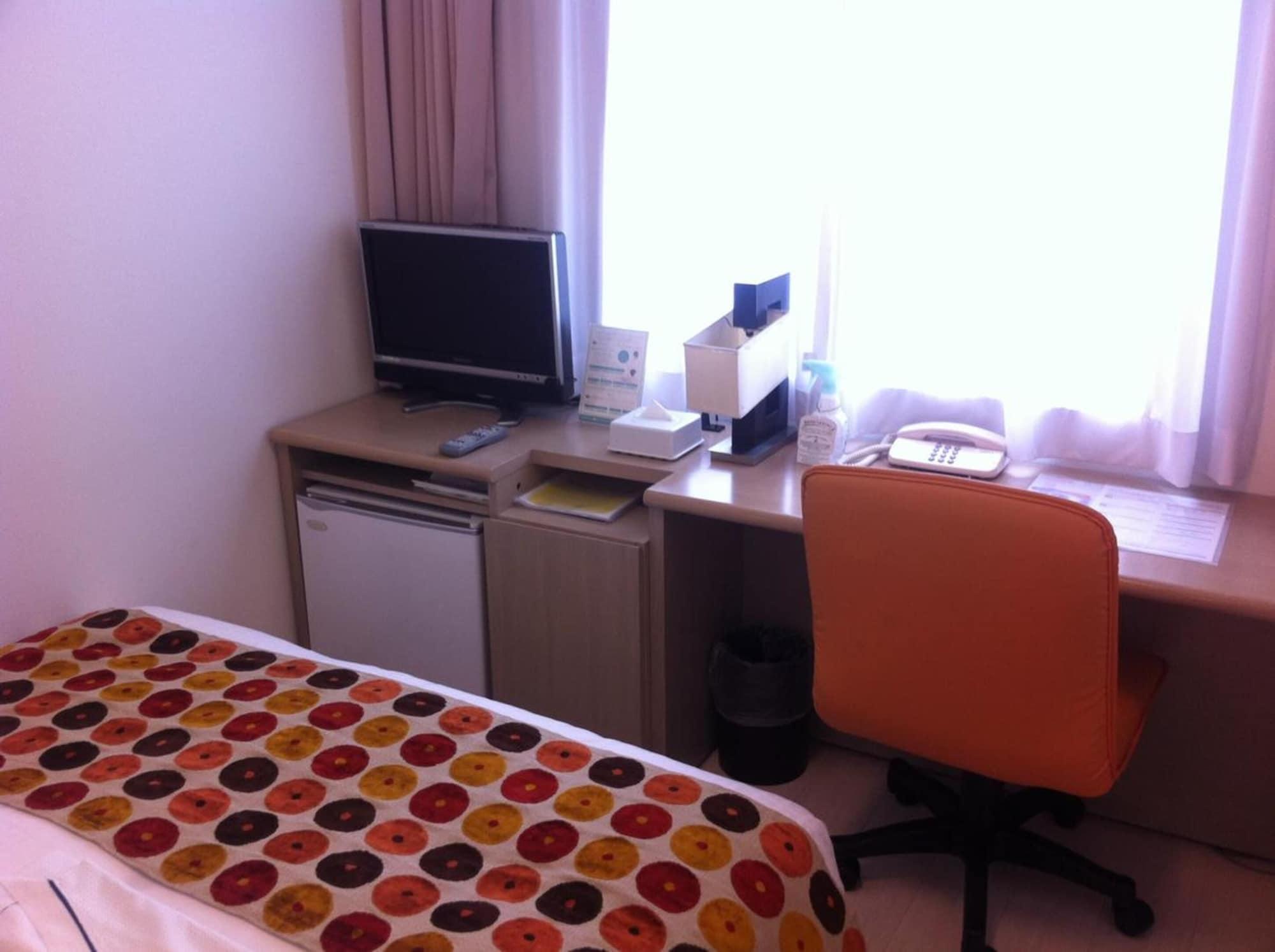 สไมล์โฮเต็ล โอกินาวานาฮะ Hotel ภายนอก รูปภาพ