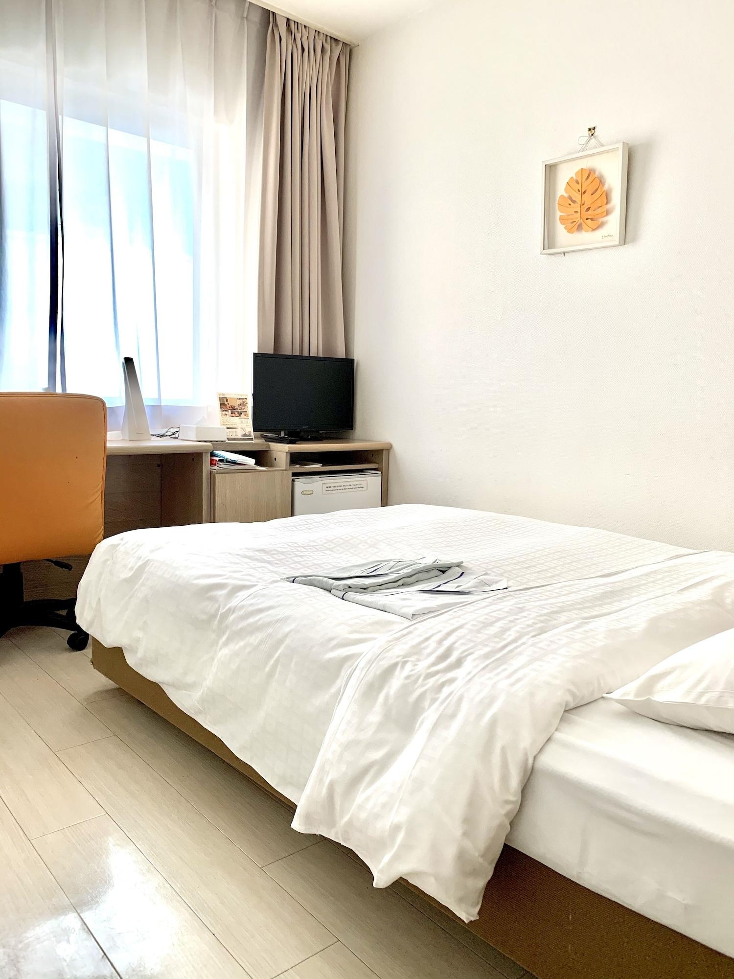 สไมล์โฮเต็ล โอกินาวานาฮะ Hotel ภายนอก รูปภาพ