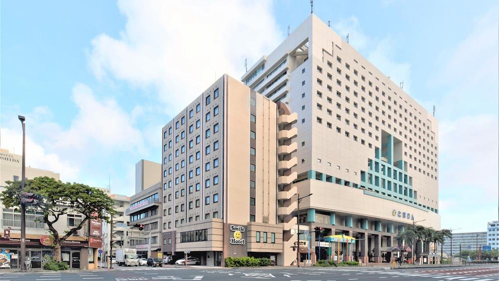 สไมล์โฮเต็ล โอกินาวานาฮะ Hotel ภายนอก รูปภาพ